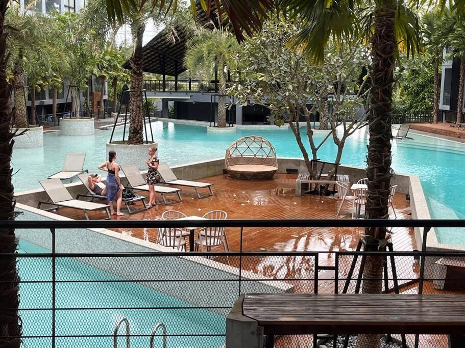 Kamala Beach P55 Exclusive Junior Suite Екстериор снимка